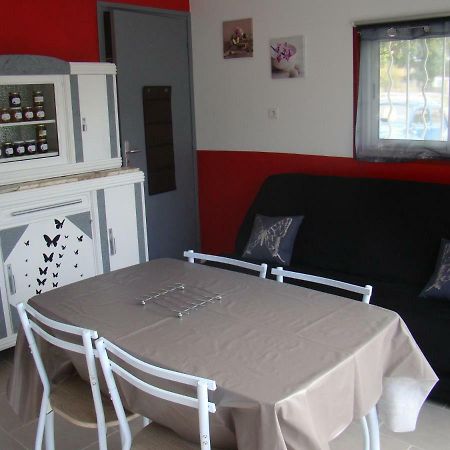 Studio/Gite Les Papillons Lablachère Eksteriør billede